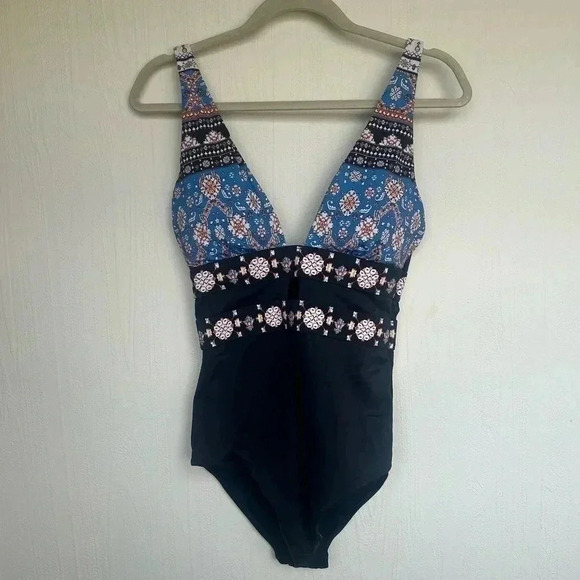 Meet Curve One piece - Picture 3 of 5